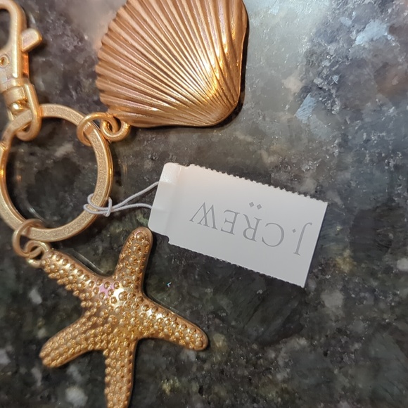 NWT π J. CREW β±οΈππποΈπ"SEA SHELL"πποΈππβ±οΈ GOLD TONE KEYCHAIN "greatπ!" - Picture 2 of 4